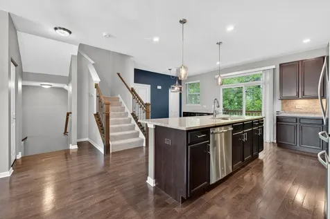 862 West Chase Lane Palatine IL 60067