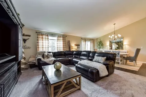 911 Appaloosa Trail Plano IL 60545