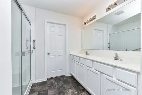 911 Appaloosa Trail Plano IL 60545