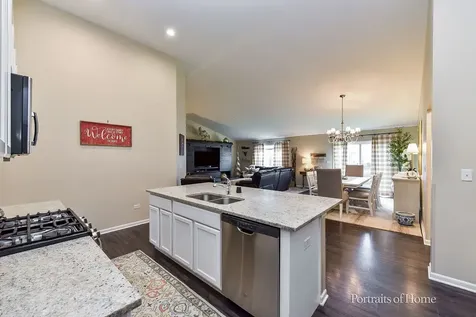 911 Appaloosa Trail Plano IL 60545
