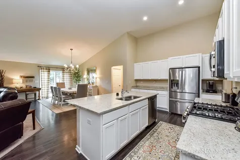 911 Appaloosa Trail Plano IL 60545