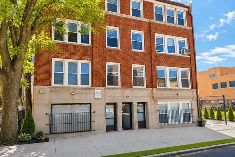 1635 West Morse Avenue Chicago IL 60626