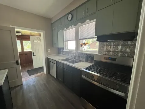 208 South Peoria Street Bradford IL 61421