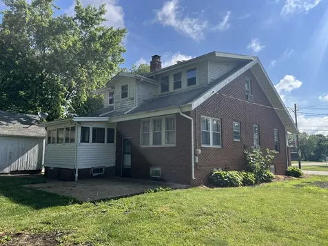 208 South Peoria Street Bradford IL 61421