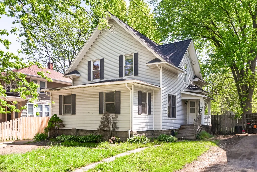 536 North 7th Street Dekalb IL 60115