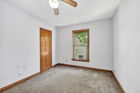 536 North 7th Street Dekalb IL 60115