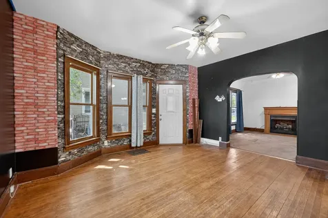 536 North 7th Street Dekalb IL 60115