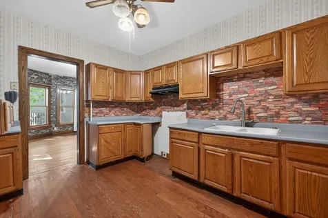 536 North 7th Street Dekalb IL 60115