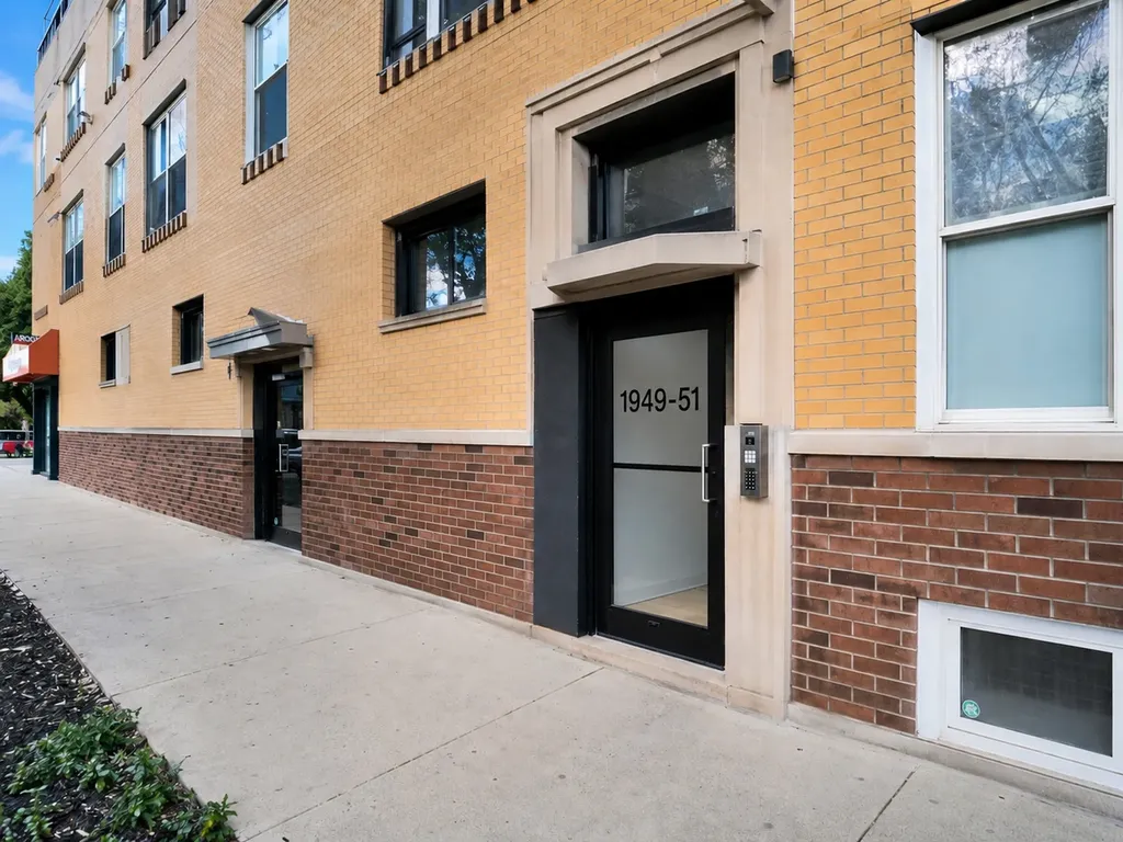 1949 North Whipple Street Chicago IL 60647