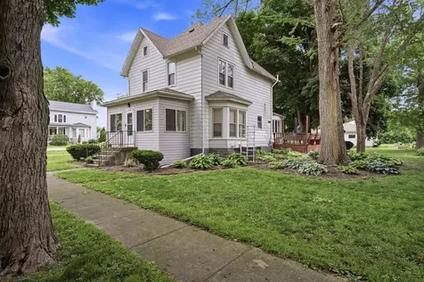 219 North Hickory Street Wenona IL 61377