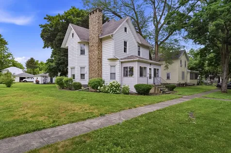 219 North Hickory Street Wenona IL 61377