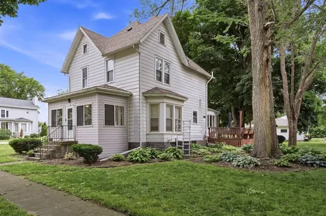 219 North Hickory Street Wenona IL 61377