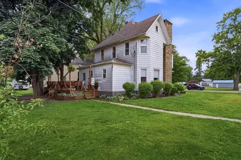 219 North Hickory Street Wenona IL 61377