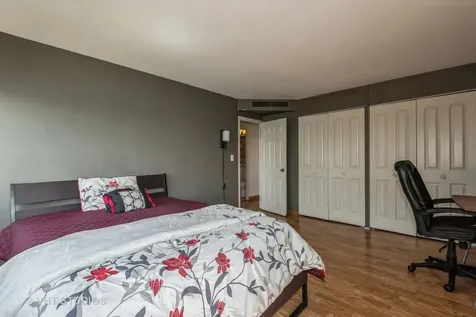 6301 North Sheridan Road Chicago IL 60660