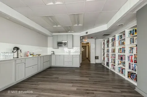 6301 North Sheridan Road Chicago IL 60660