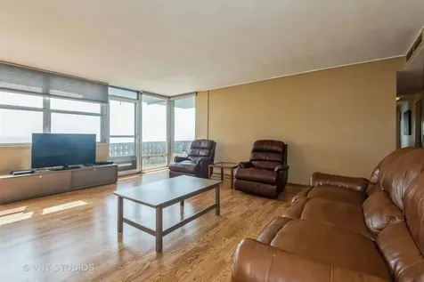 6301 North Sheridan Road Chicago IL 60660