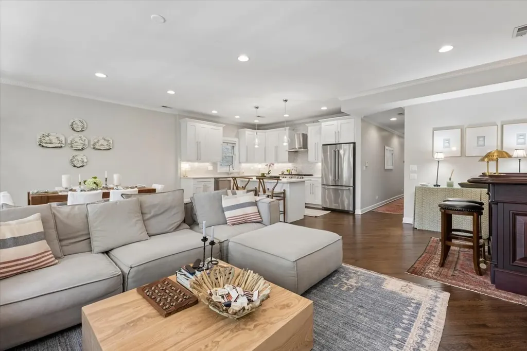 953 West Montana Street Chicago IL 60614