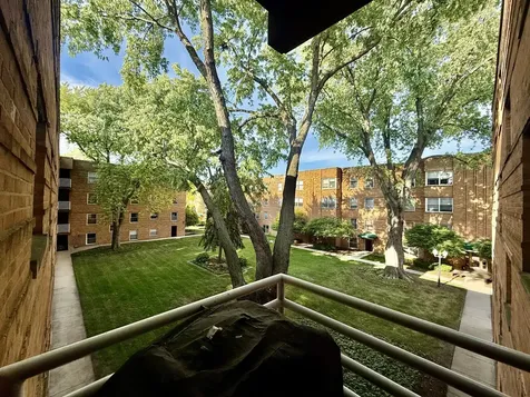 4915 North Wolcott Avenue Chicago IL 60640