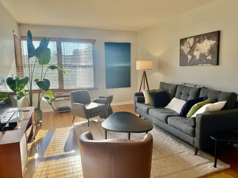 4915 North Wolcott Avenue Chicago IL 60640