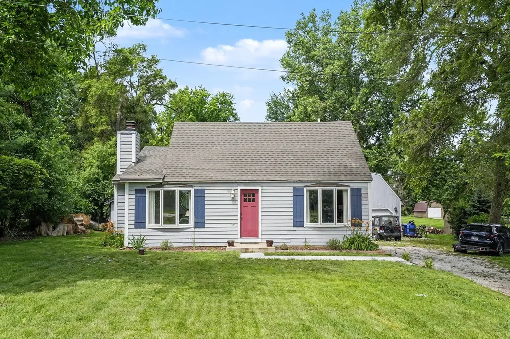 5S254 Radcliff Road Naperville IL 60563