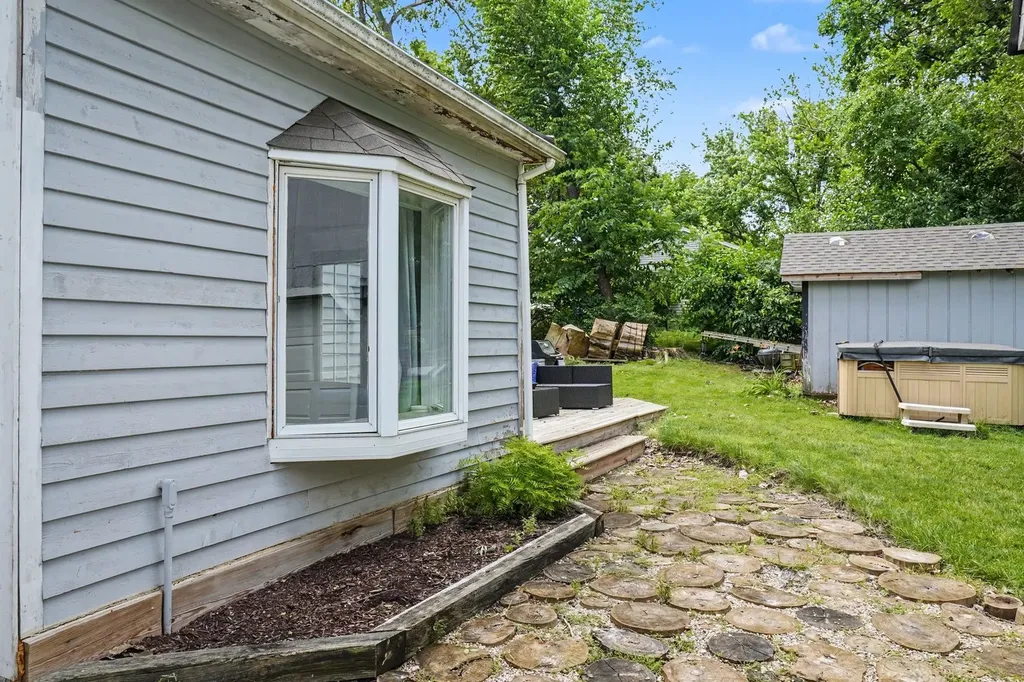 5S254 Radcliff Road Naperville IL 60563