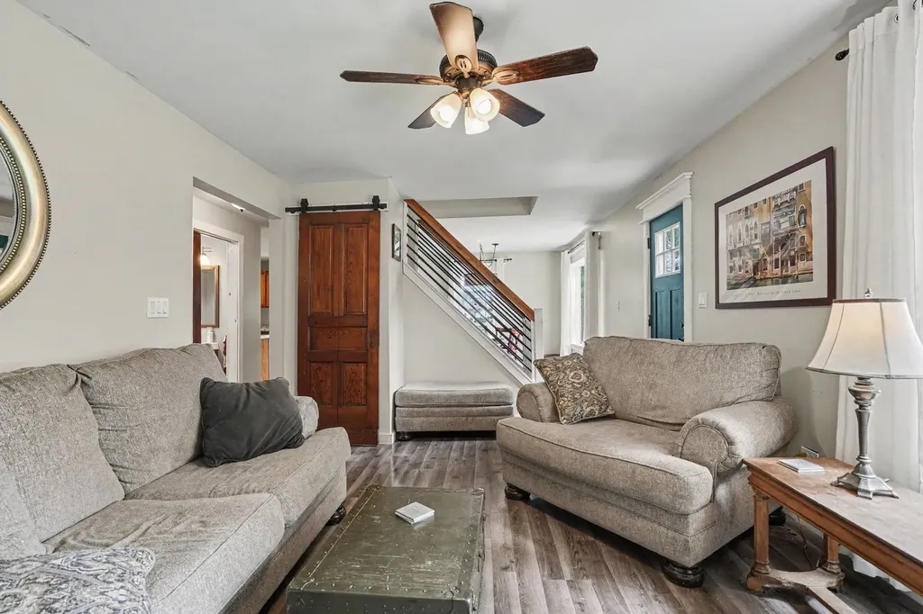 5S254 Radcliff Road Naperville IL 60563