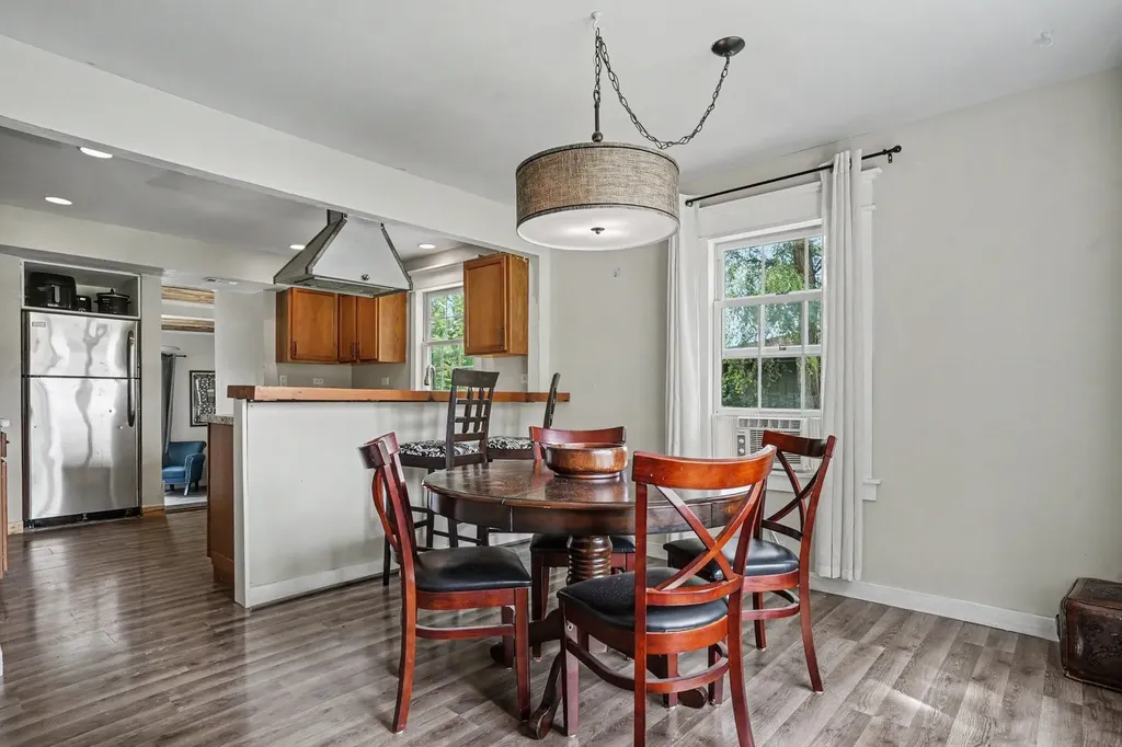 5S254 Radcliff Road Naperville IL 60563
