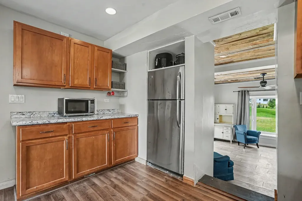 5S254 Radcliff Road Naperville IL 60563