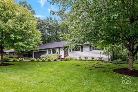 27W755 Robin Lane West Chicago IL 60185