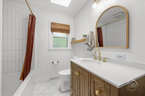27W755 Robin Lane West Chicago IL 60185