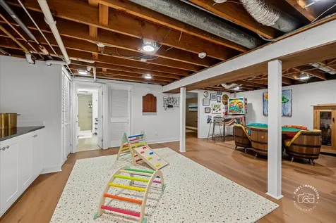 27W755 Robin Lane West Chicago IL 60185