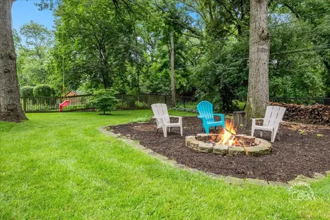 27W755 Robin Lane West Chicago IL 60185