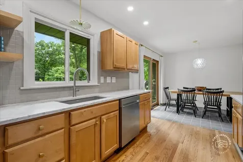 27W755 Robin Lane West Chicago IL 60185