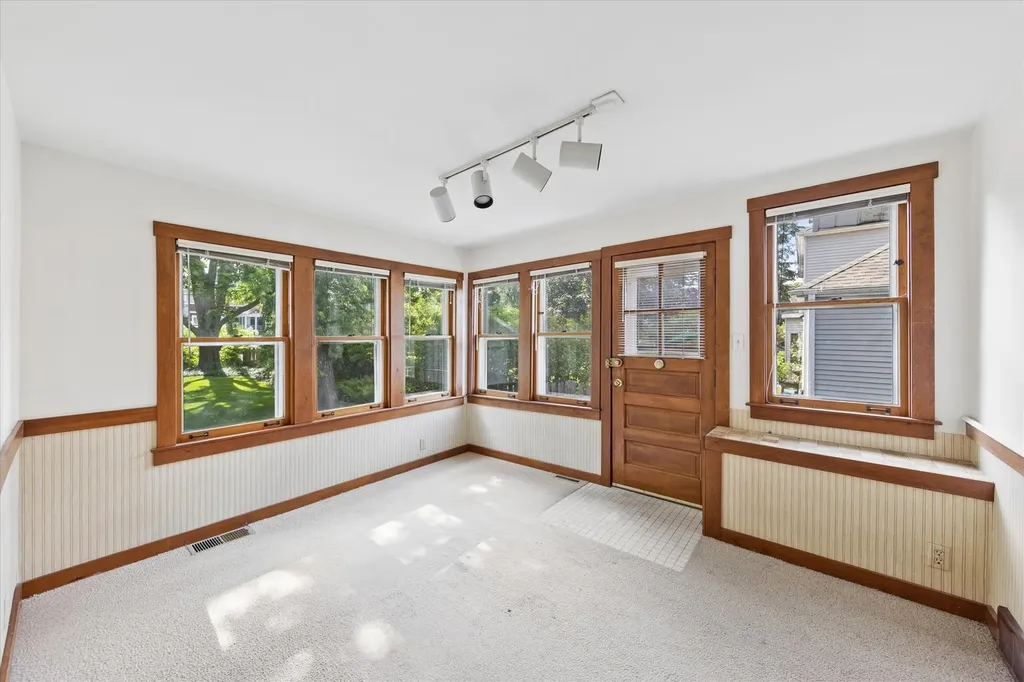 313 North Larch Avenue Elmhurst IL 60126