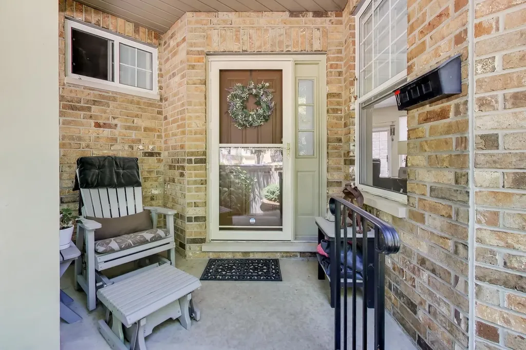 1701 Astor Avenue Oakbrook Terrace IL 60181
