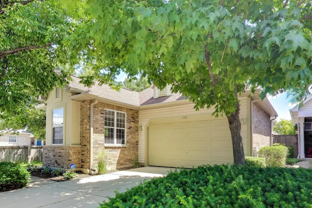 1701 Astor Avenue Oakbrook Terrace IL 60181