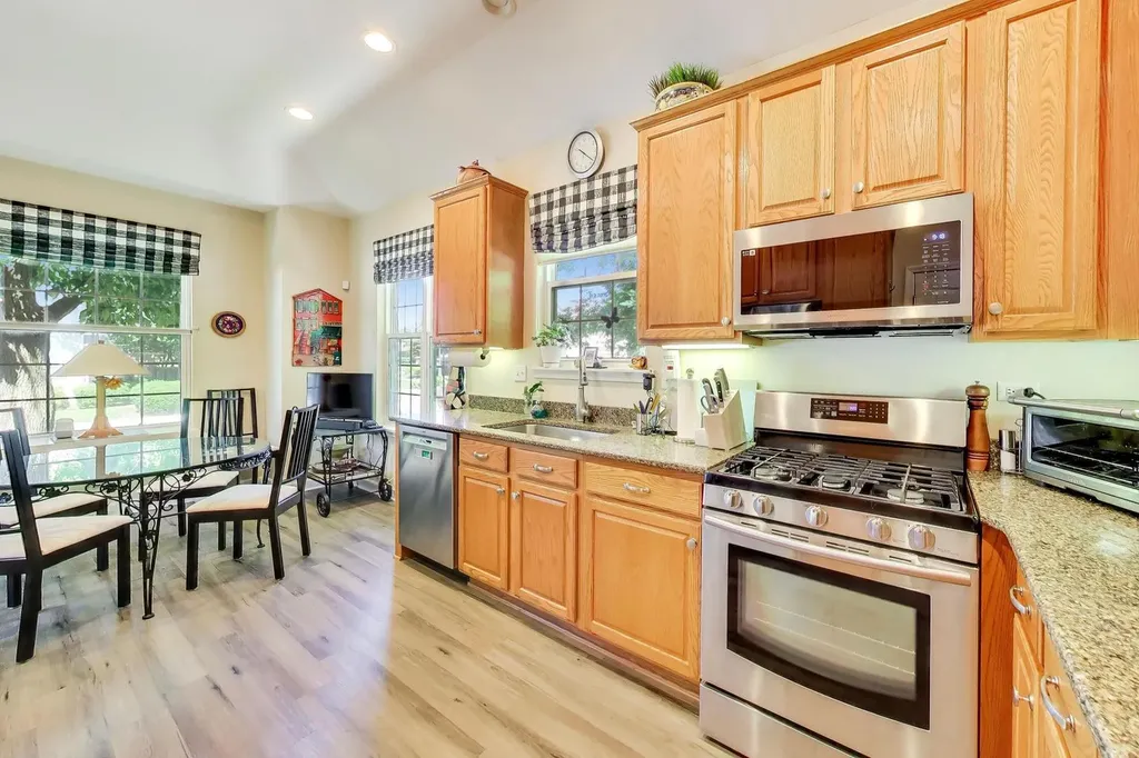 1701 Astor Avenue Oakbrook Terrace IL 60181