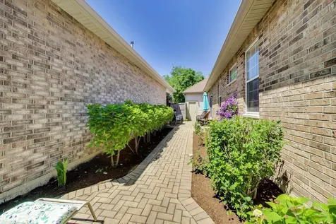 1701 Astor Avenue Oakbrook Terrace IL 60181