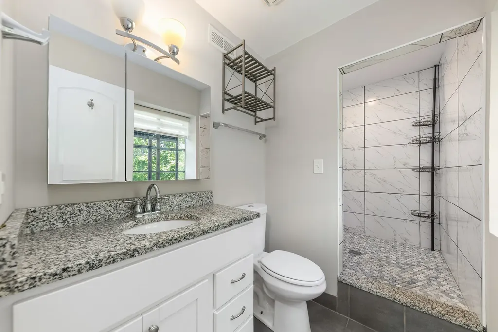 1736 South Washington Street Naperville IL 60565