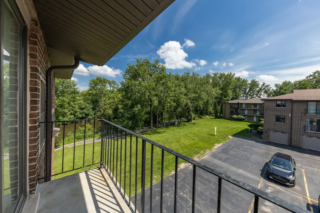 1736 South Washington Street Naperville IL 60565