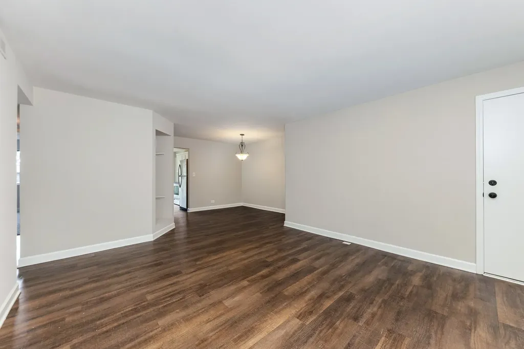 1736 South Washington Street Naperville IL 60565