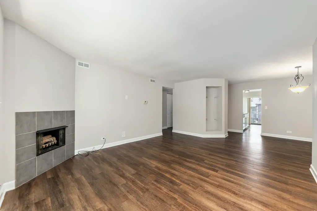 1736 South Washington Street Naperville IL 60565