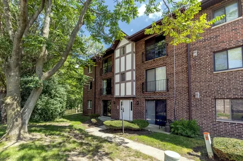 1736 South Washington Street Naperville IL 60565