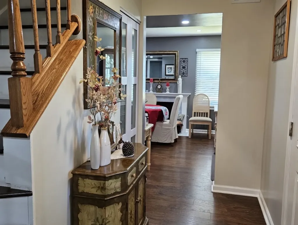 807 Kansas Street Carol Stream IL 60188
