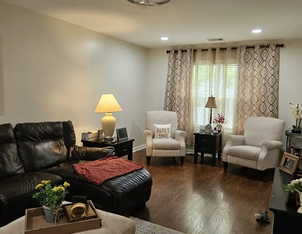 807 Kansas Street Carol Stream IL 60188