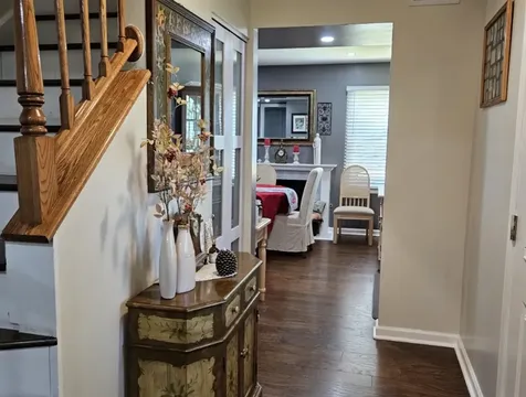 807 Kansas Street Carol Stream IL 60188