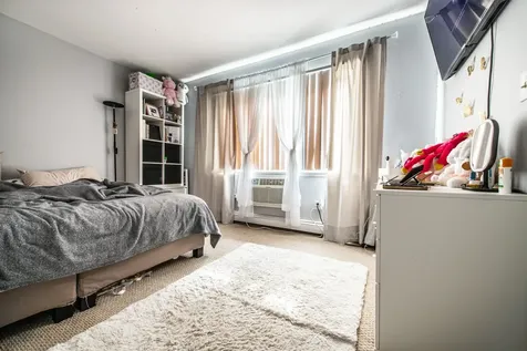 8641.5 West Foster Avenue Chicago IL 60656