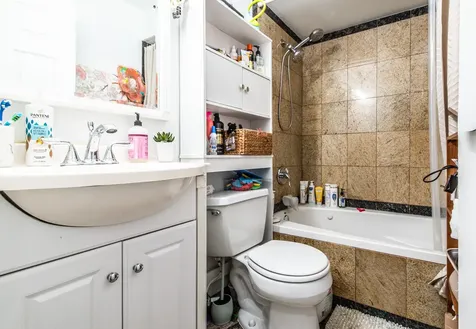 8641.5 West Foster Avenue Chicago IL 60656
