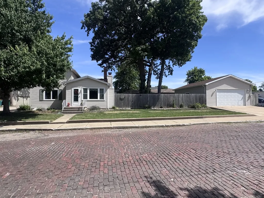 408 East Elm Street Streator IL 61364