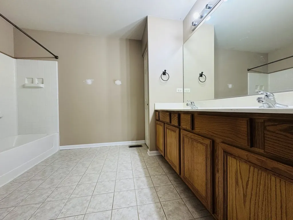 408 Clifton Lane Bolingbrook IL 60440